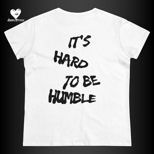 "IT´S HARD TO BE HUMBLE" T-SHIRT WEIß TAILLIERT
